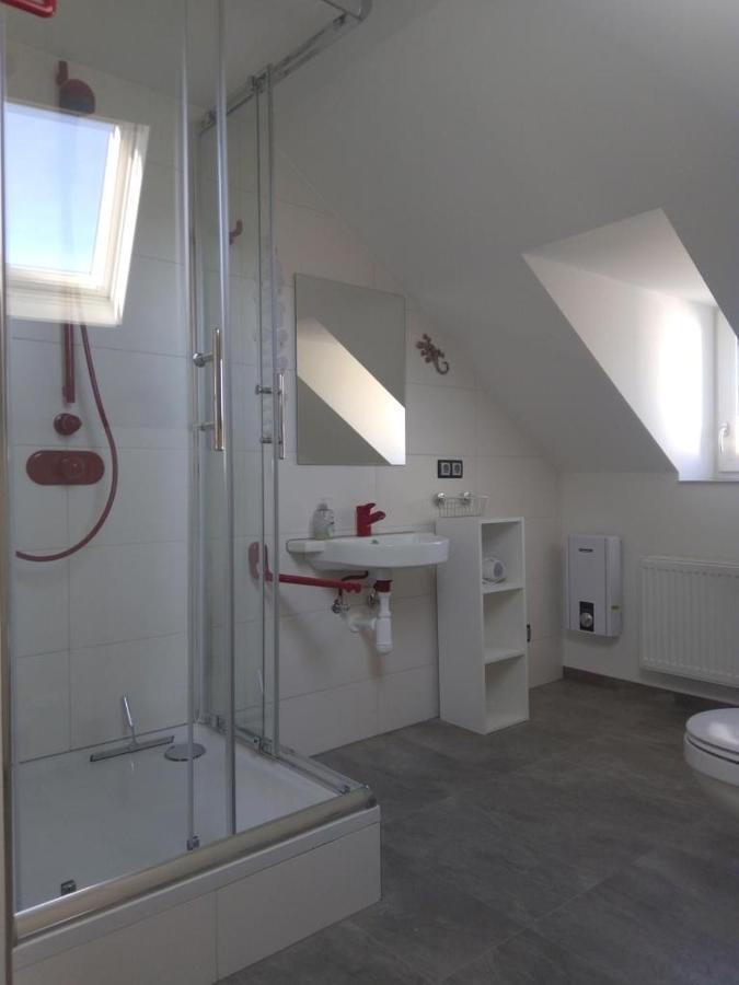Ferienwohnung Im Roten Haus, Die Therme Ist Fusslaeufig In Wenigen Minuten Erreichbar Bad Ems Exteriör bild